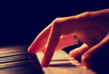 鞍山配资炒股:杠杆炒股网-AI唱主角！特斯拉发布“宏图4.0” 马斯克：未来80%价值来自机器人